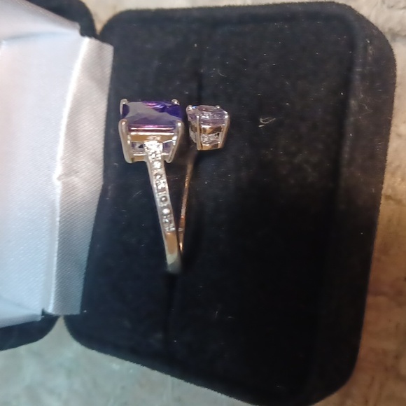 Elegant Purple and Pink Stone Ring - Picture 4 of 7